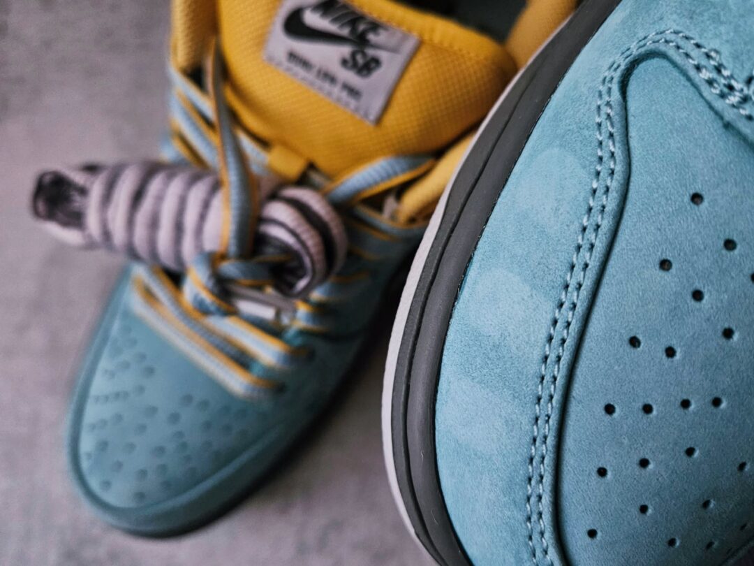 【2026年 春 発売予定】NIKE SB DUNK LOW PRO PREMIUM “Muni/Lightening/Denim Turquoise” (ナイキ ダンク ロー プロ プレミアム “ライトニング/デニムターコイズ”) [IB6206-700]