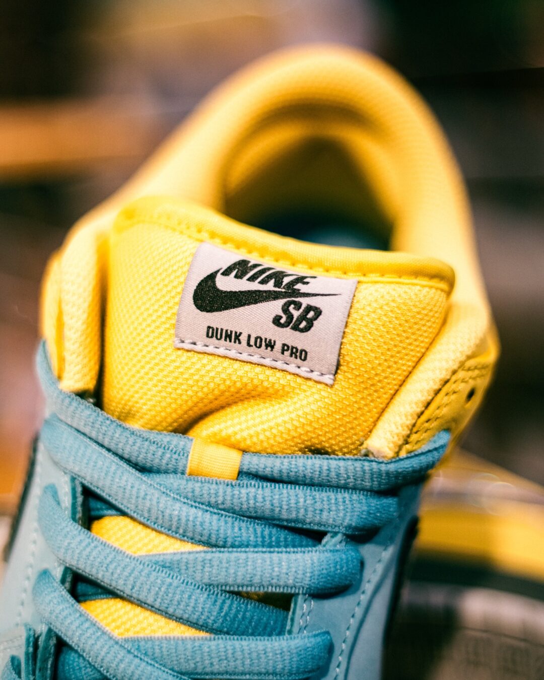 【2026年 5/1 発売】NIKE SB DUNK LOW PRO PREMIUM “Muni/Lightening/Denim Turquoise” (ナイキ ダンク ロー プロ プレミアム “ライトニング/デニムターコイズ”) [IR1888-700]