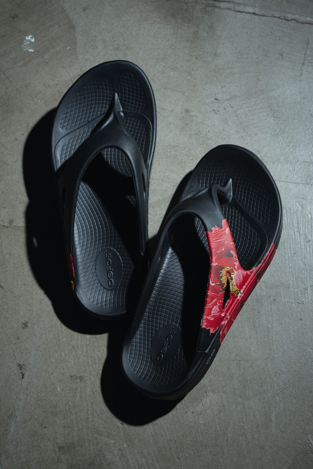 WILDSIDE YOHJI YAMAMOTO × OOFOS コラボが2025年 5/14 発売 (ワイルドサイド ヨウジヤマモト ウーフォス)