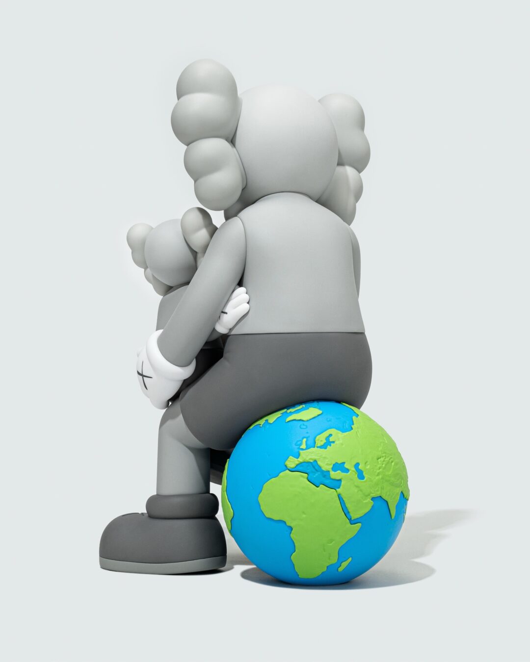 KAWS:HOLIDAY THAILAND limited editionが海外 2025年 5/12 & 5/13 発売 (カウズ ホリデー タイ リミテッド エディション)