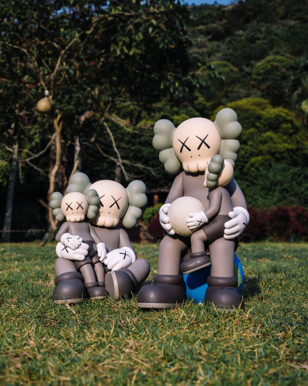 KAWS:HOLIDAY THAILAND limited editionが海外 2025年 5/12 & 5/13 発売 (カウズ ホリデー タイ リミテッド エディション)