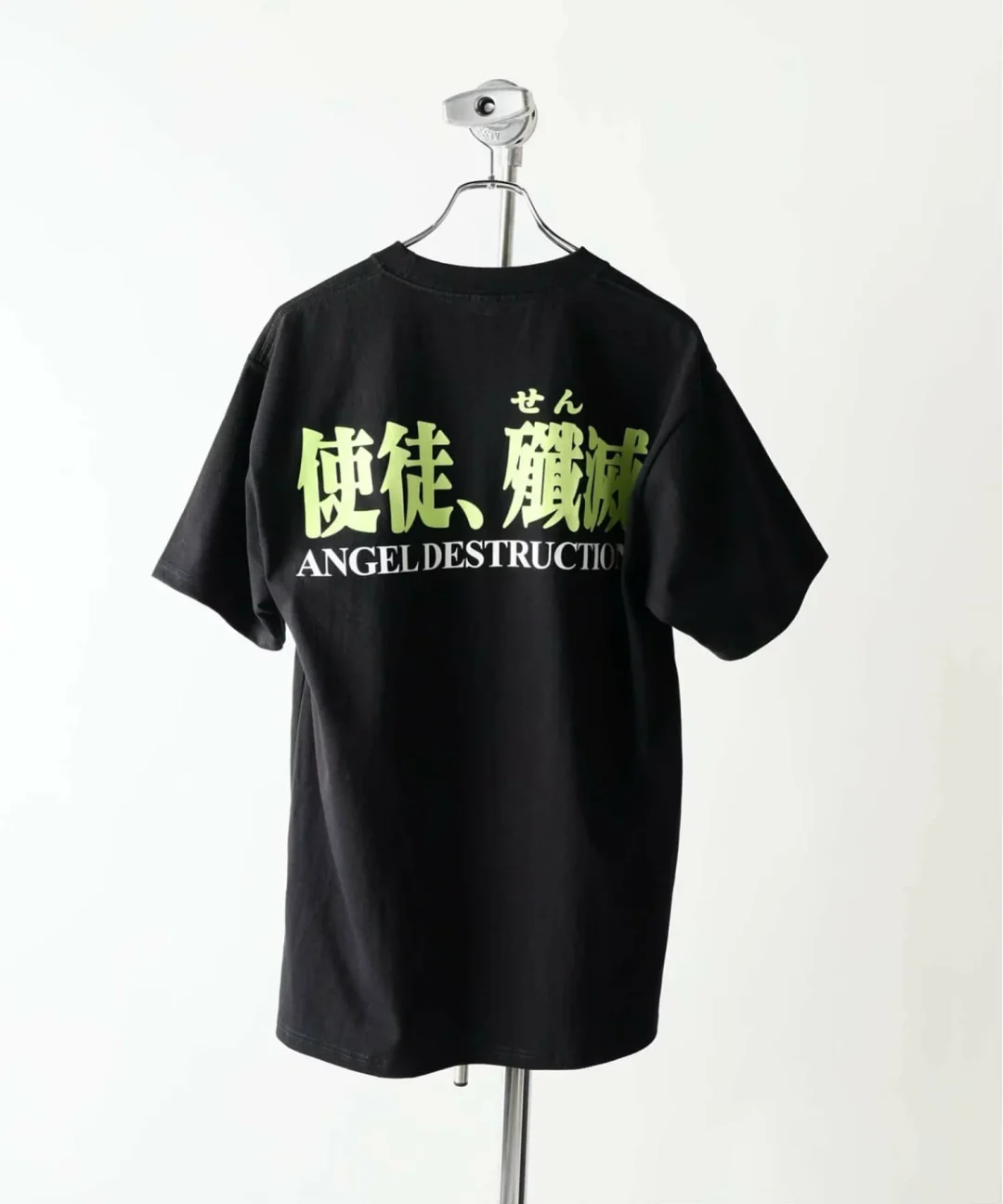 プレジャーズ × 新世紀エヴァンゲリオン 最新コラボレーションが2025年 5/16 発売 (PLEASURES EVANGELION)