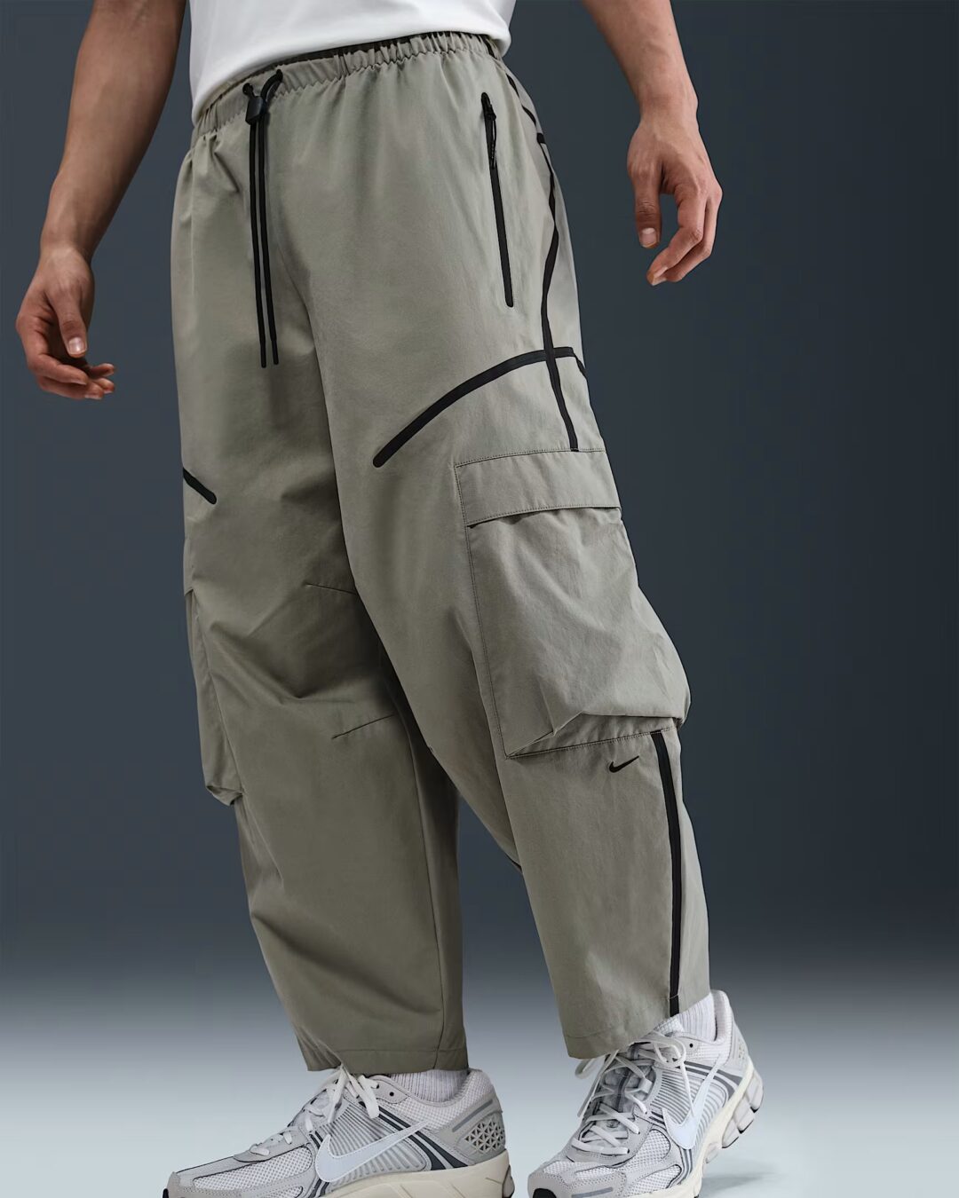 NIKE TECH “Cargo Sneakers Pants”が発売 (ナイキ テック カーゴ スニーカー パンツ) [HJ2951-010/HJ2951-320]