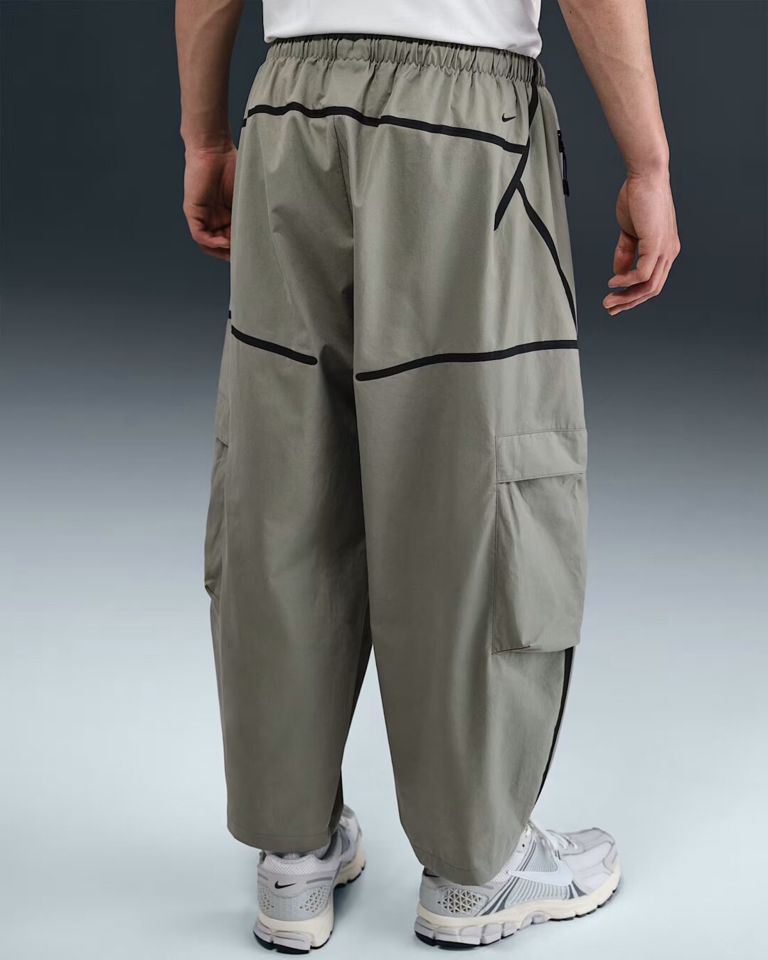 NIKE TECH “Cargo Sneakers Pants”が発売 (ナイキ テック カーゴ スニーカー パンツ) [HJ2951-010/HJ2951-320]