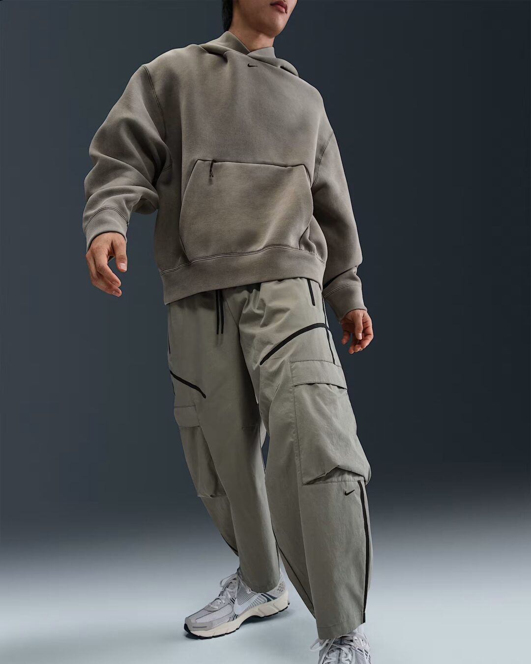 NIKE TECH “Cargo Sneakers Pants”が発売 (ナイキ テック カーゴ スニーカー パンツ) [HJ2951-010/HJ2951-320]
