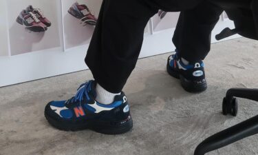 【近日発売】KITH × New Balance 993 "Black/Blue" (キス ニューバランス)