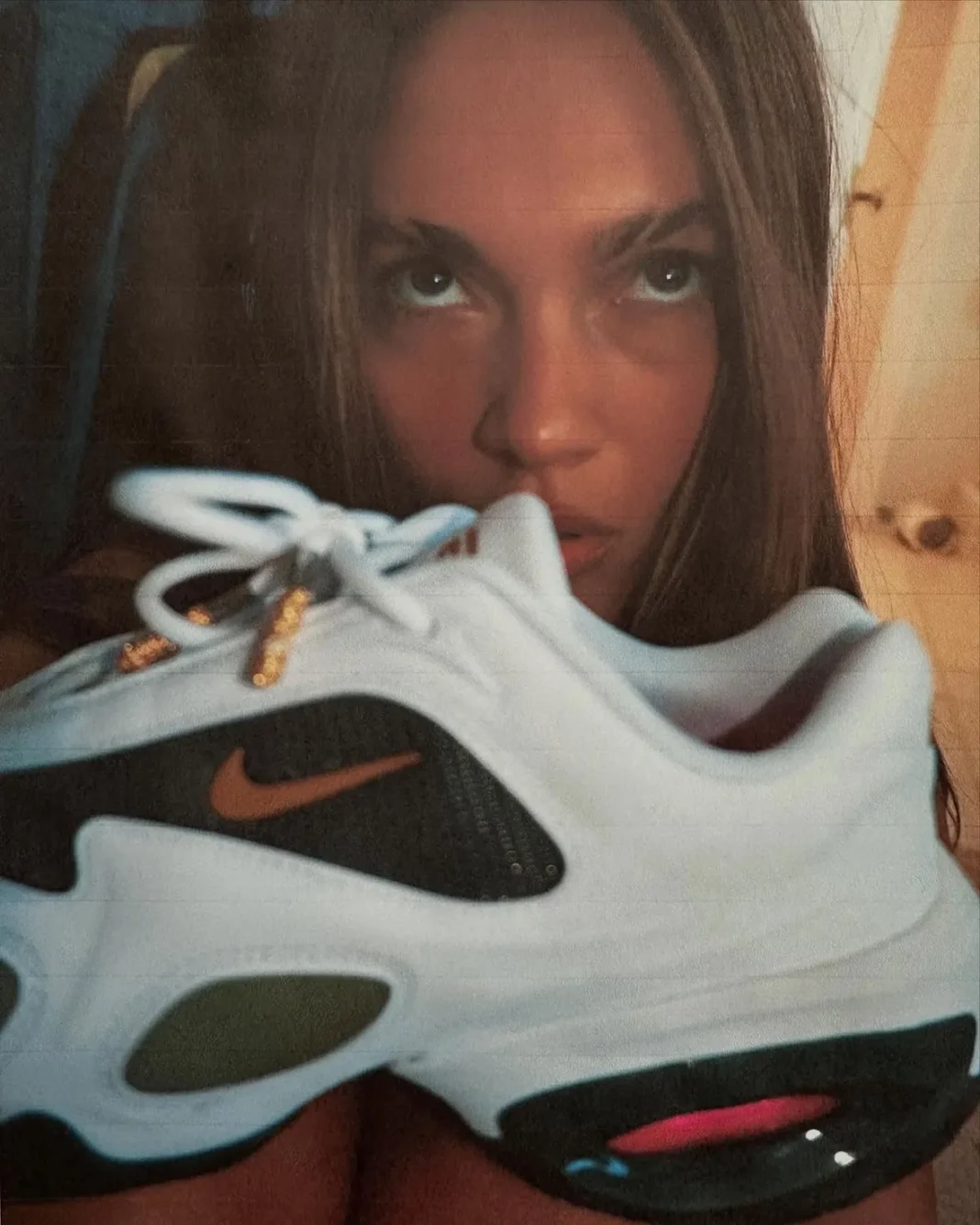 【海外 2025年 5/30 & 6/23 & 7/17 発売予定】Veneda Carter x NIKE AIR MAX MUSE (ヴェネダ・カーター ナイキ エア マックス ミューズ) [HV9928-100/HV9929-100]