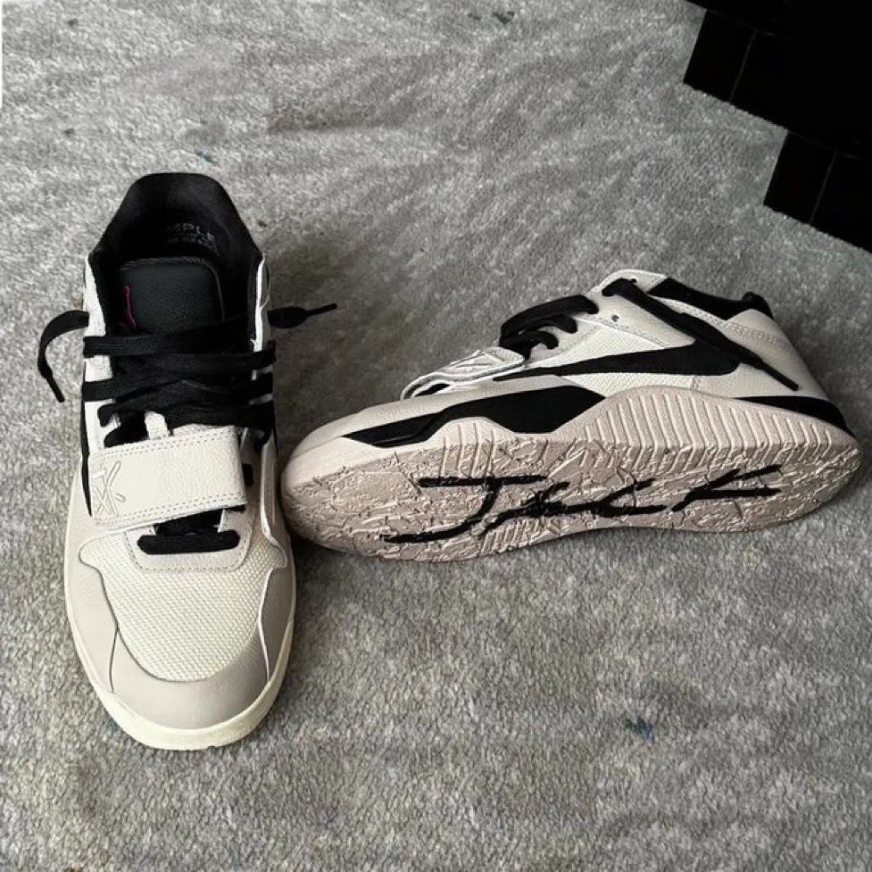 Travis Scott × NIKE ZOOM FIELD JAXX CJ1 T-Rexx "Panda/White/Black" (トラヴィス・スコット ナイキ ズーム フィールド ジャックス "パンダ/ホワイト/ブラック")