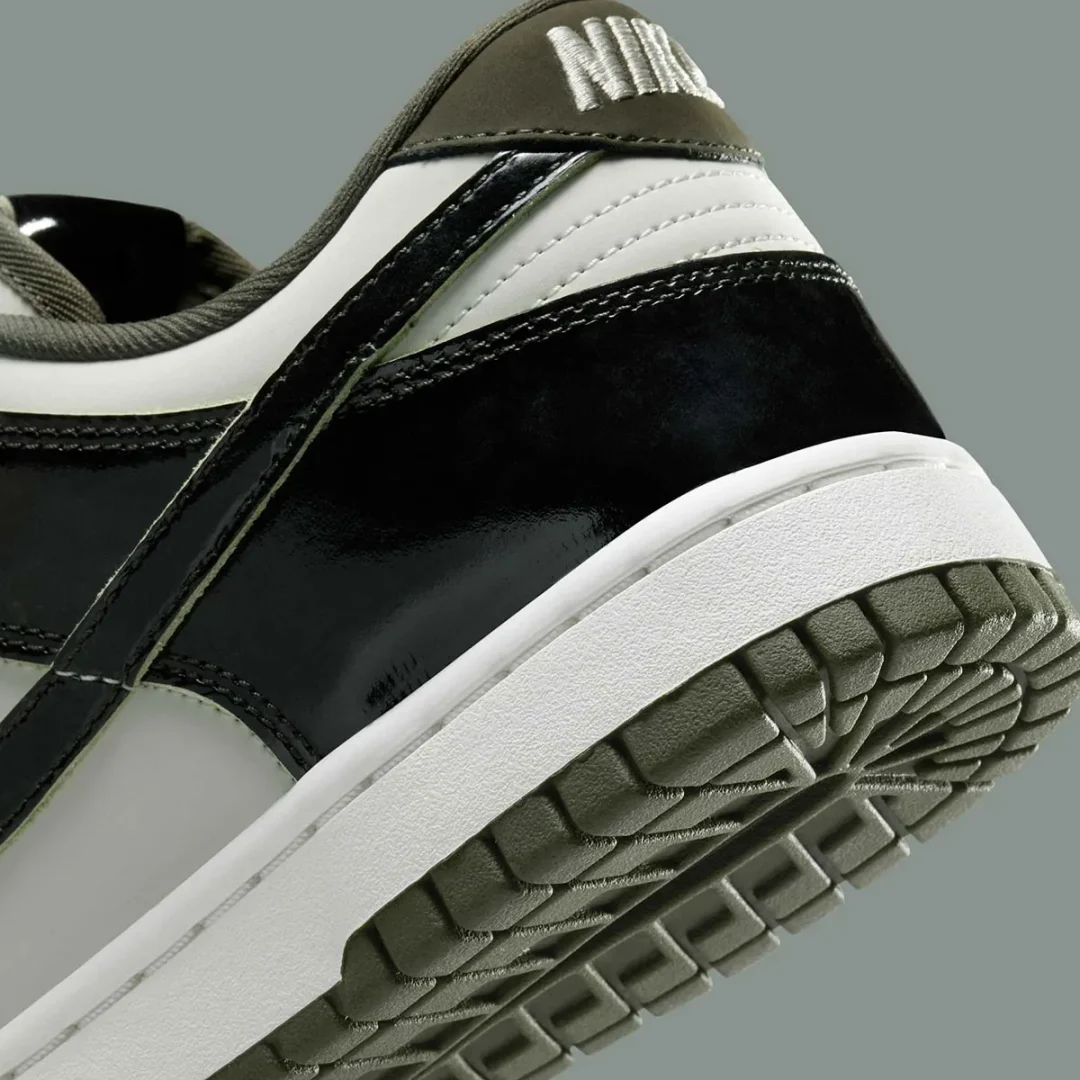 【2025年 発売予定】NIKE DUNK LOW SE “Patent Panda/White/Olive Green” (ナイキ ダンク ロー “パテントパンダ/ホワイト/オリーブグリーン”) [HQ1965-001]