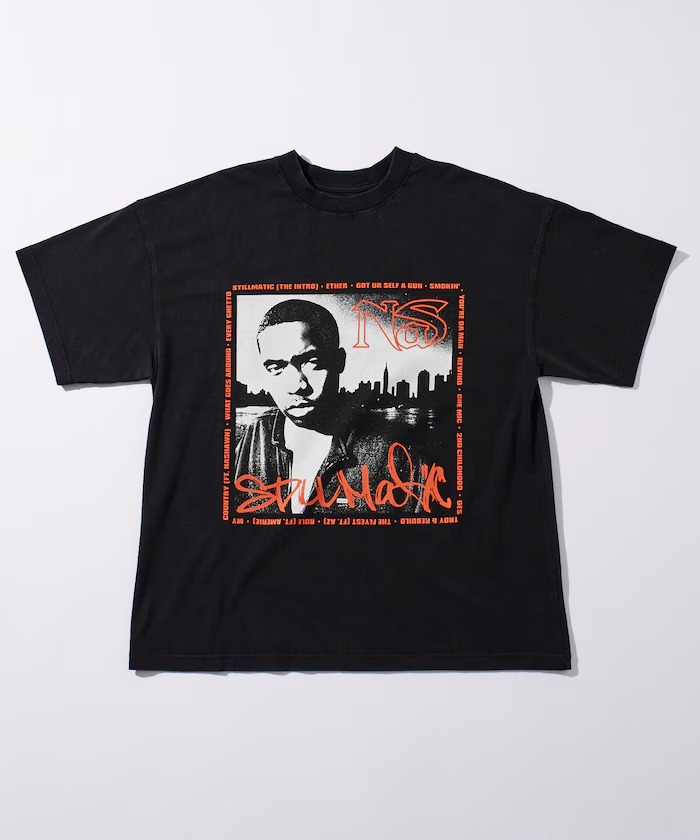「jamiroquai」「Nas」をセレクトしたFREAK’S STORE 別注 プリント ショートスリーブ クルーネックTeeが2025年 7月中旬 発売 (フリークスストア ジャミロクワイ ナズ)