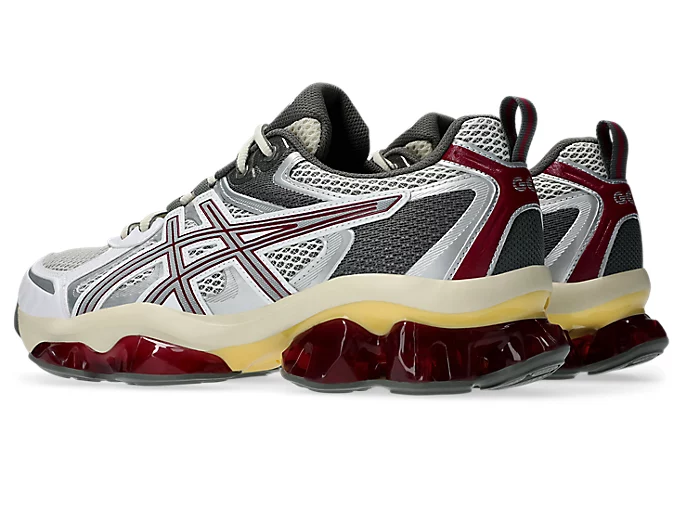 【2025年 発売】ASICS GEL-QUANTUM KINETIC “Cream/Dried Berry” (アシックス ゲルクォンタム キネティック) [1203A270.103]