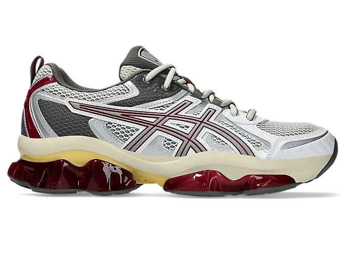 【2025年 発売】ASICS GEL-QUANTUM KINETIC “Cream/Dried Berry” (アシックス ゲルクォンタム キネティック) [1203A270.103]