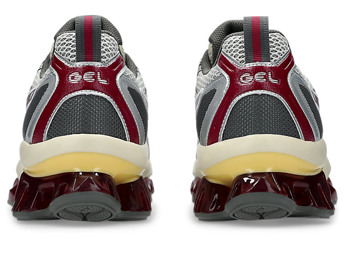 【2025年 発売】ASICS GEL-QUANTUM KINETIC “Cream/Dried Berry” (アシックス ゲルクォンタム キネティック) [1203A270.103]