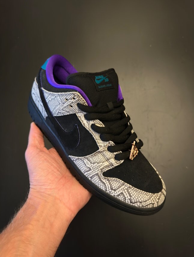 【2026年 春 発売予定】Dashawn Jordan × NIKE SB DUNK LOW (ダショーン・ジョーダン ナイキ ダンク ロー) [IB6208-200]