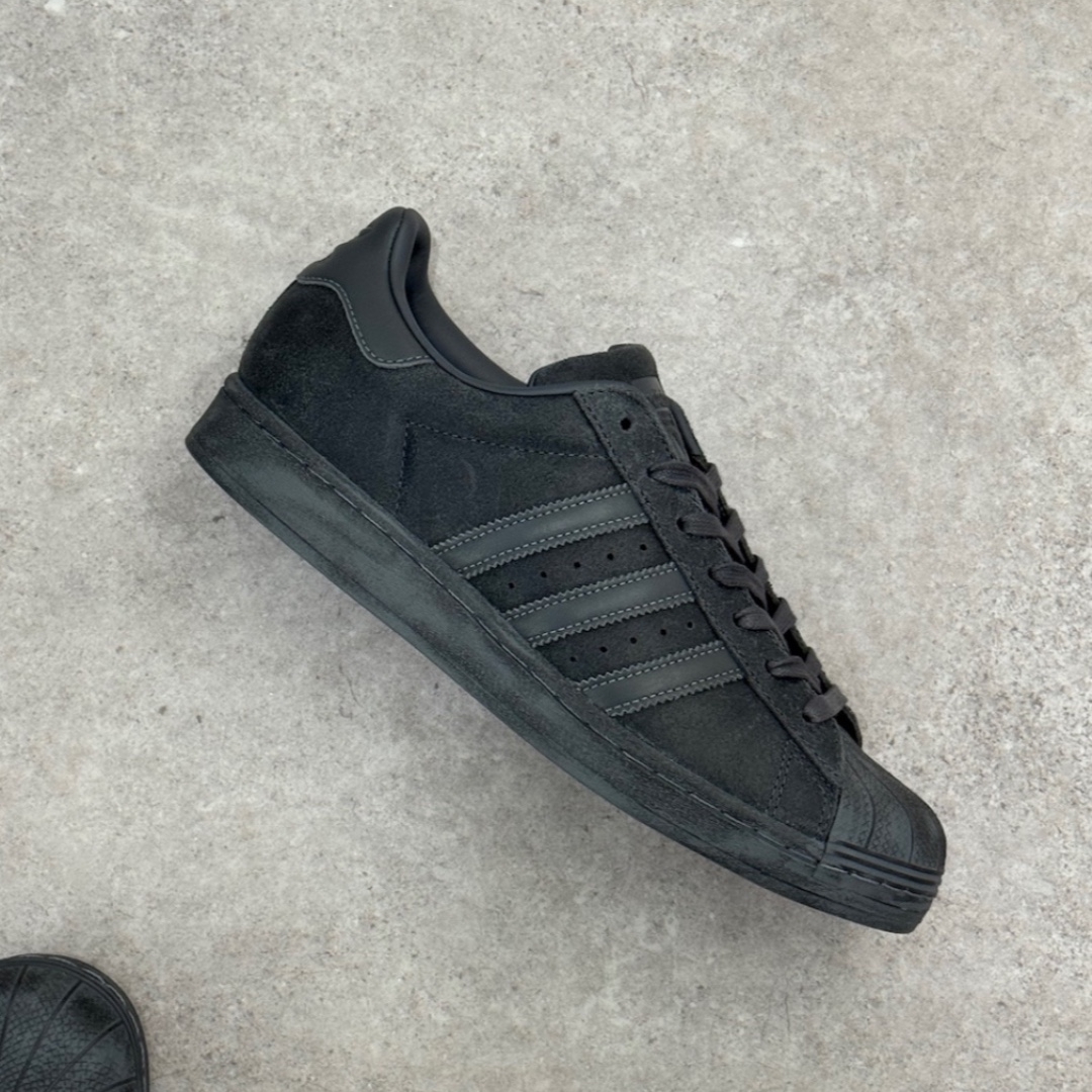 【近日発売】size? × adidas Originals SUPRESTAR ‘Triple Black’ (サイズ アディダス オリジナルス スーパースター)