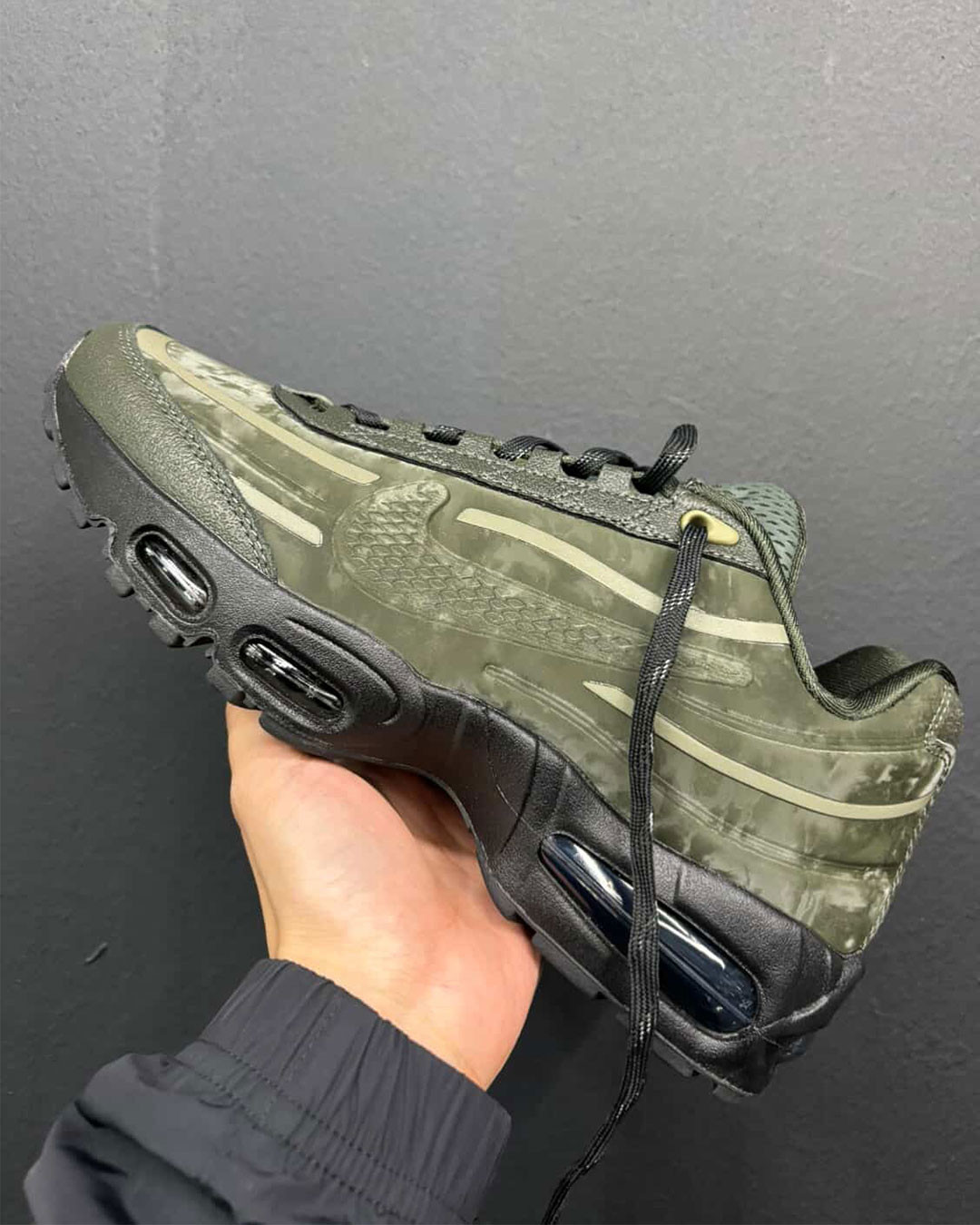 【2025年 6/5 発売】WORKSOUT × NIKE AIR MAX 95 (ワークスアウト ナイキ エア マックス 95) [HQ0263-001/HQ0263-300]