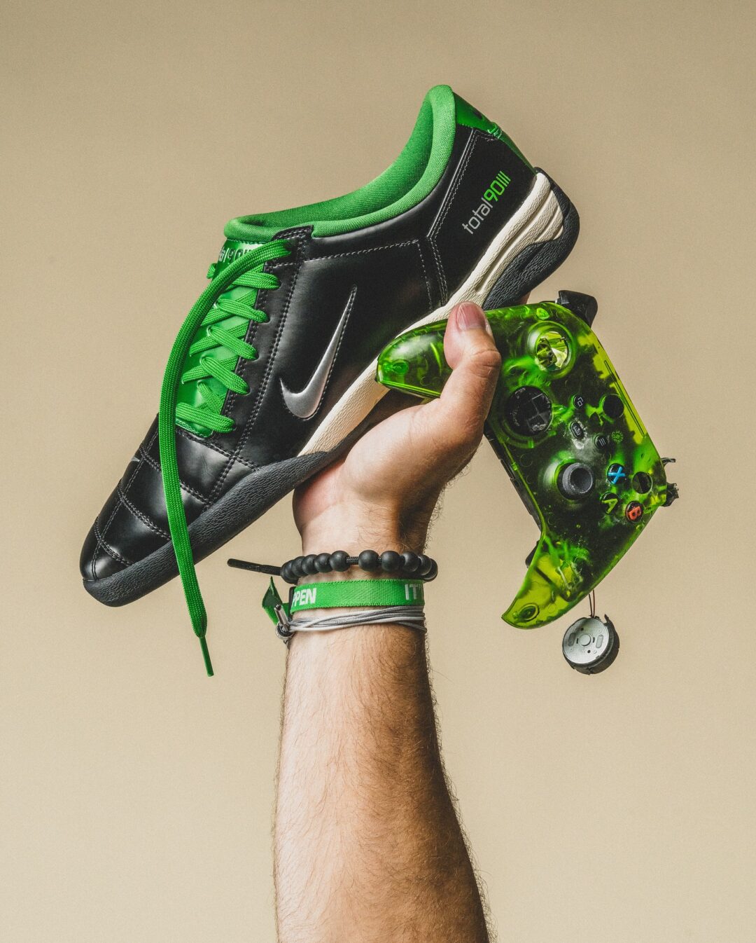 【2025年 6/17 発売予定】.SWOOSH × NIKE TOTAL 90 “Rage Quit” (ドットスウッシュ ナイキ トータル “レイジクイット”) [IM7974-001]