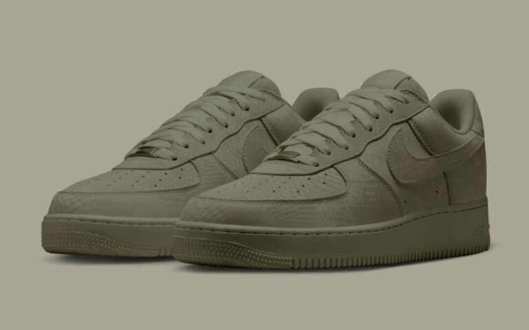 NIKE トレーナー アイボリー×カーキ　ナイキ セール】CORTEZ TXT IB8135-736（スニーカー）｜NIKE（ナイキ