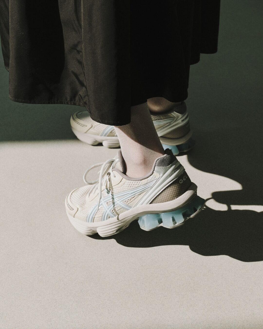 【2025年 7/17 発売】emmi x ASICS GEL-KINETIC FLUENT “White” (エミ アシックス ゲルキネティック) [1203A958.100]