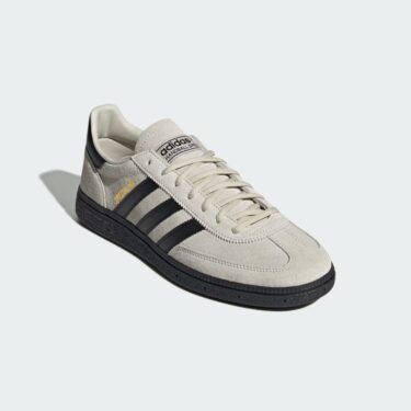 【2025年 6/27 発売】adidas Originals HANDBALL SPEZIAL “Alumina/Core Black/Gold Metallic” (アディダス オリジナルス ハンドボール スペツィアル “アルミナ/ブラック/ゴールド”) [JR3667]