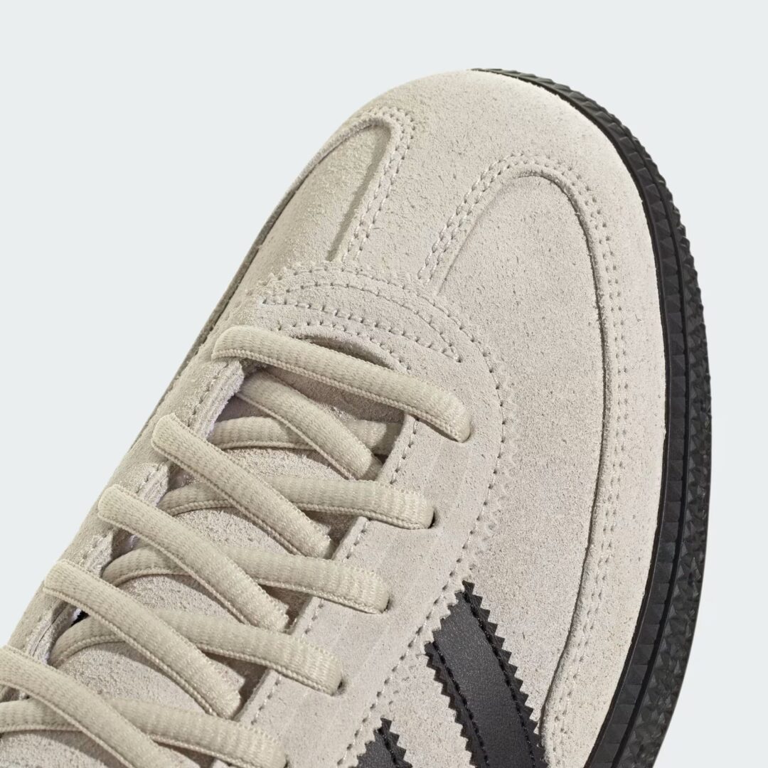 【2025年 6/27 発売】adidas Originals HANDBALL SPEZIAL “Alumina/Core Black/Gold Metallic” (アディダス オリジナルス ハンドボール スペツィアル “アルミナ/ブラック/ゴールド”) [JR3667]