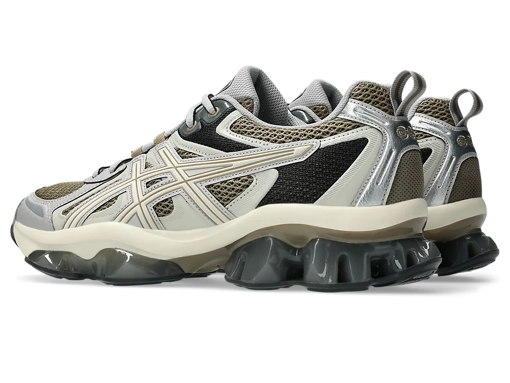【2025年 発売】ASICS GEL-QUANTUM KINETIC “Pepper/Cement Grey” (アシックス ゲルクォンタム キネティック) [1203A270.204]