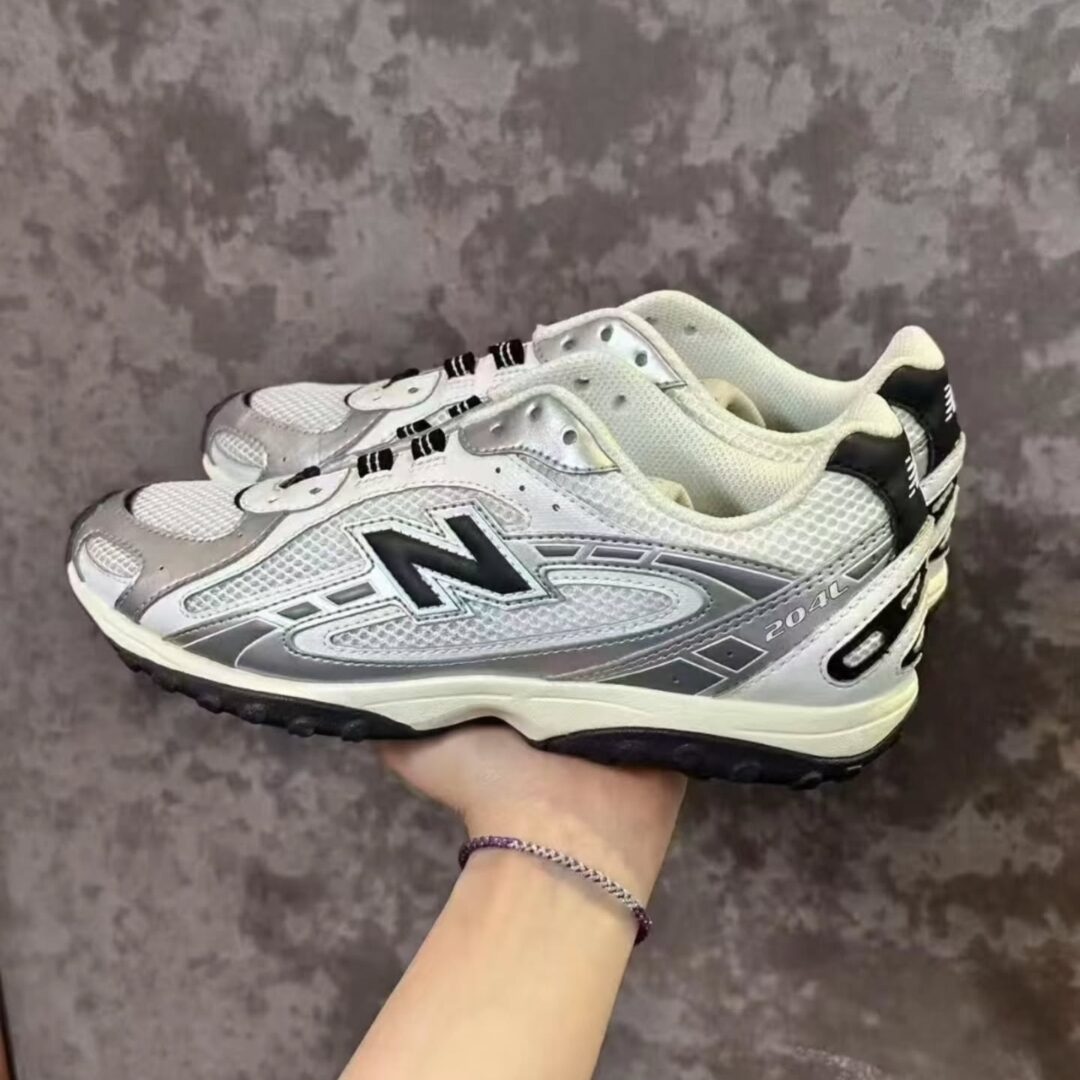 【2025年 発売予定】New Balance U204L “White/Silver” (ニューバランス)