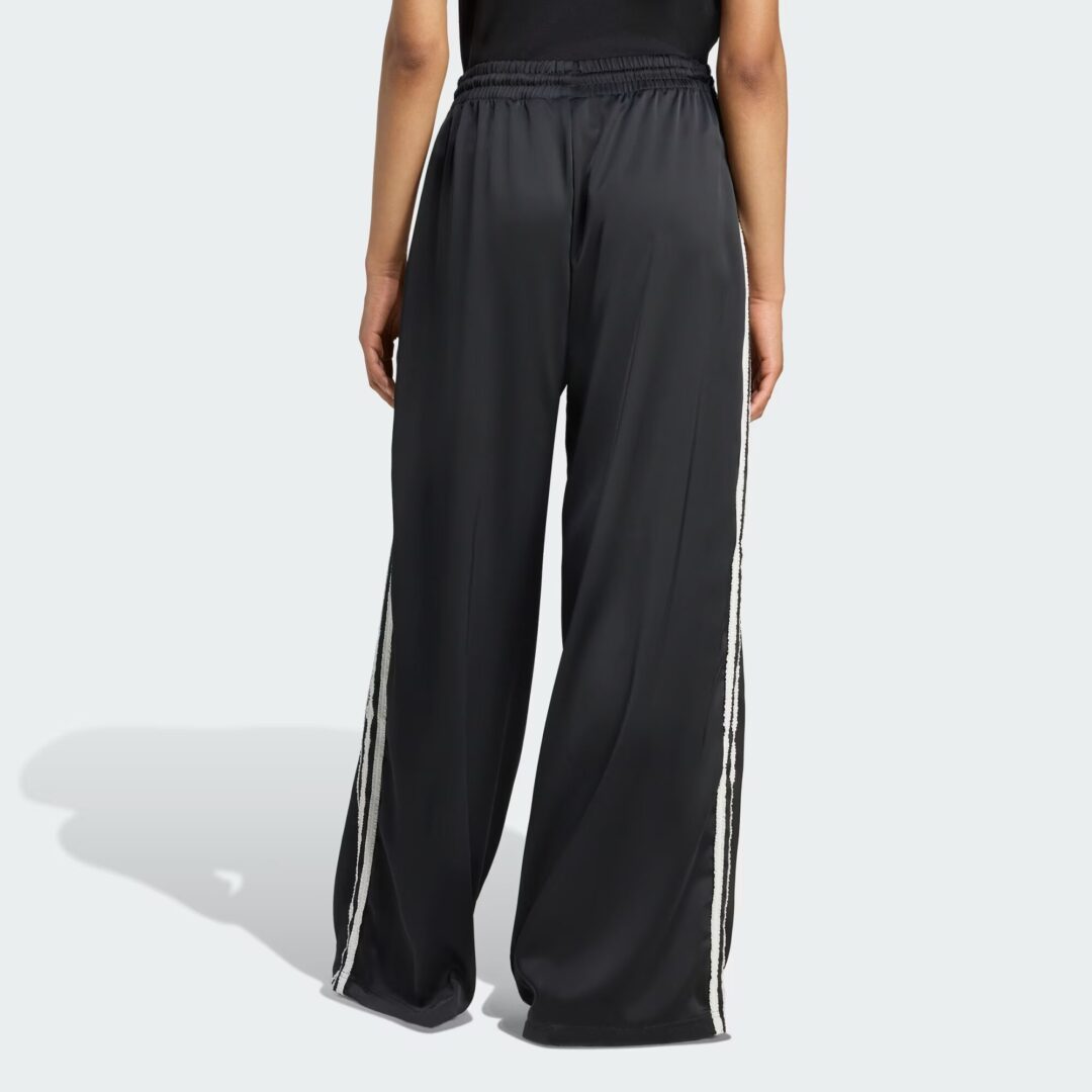 【2025年 6/13 発売】アディダス オリジナルス “サテン ワイドレッグパンツ ラッフル スリーストライプス” (adidas Originals Satin wide leg trousers with ruffles and three stripes) [KC8813/KC8815]