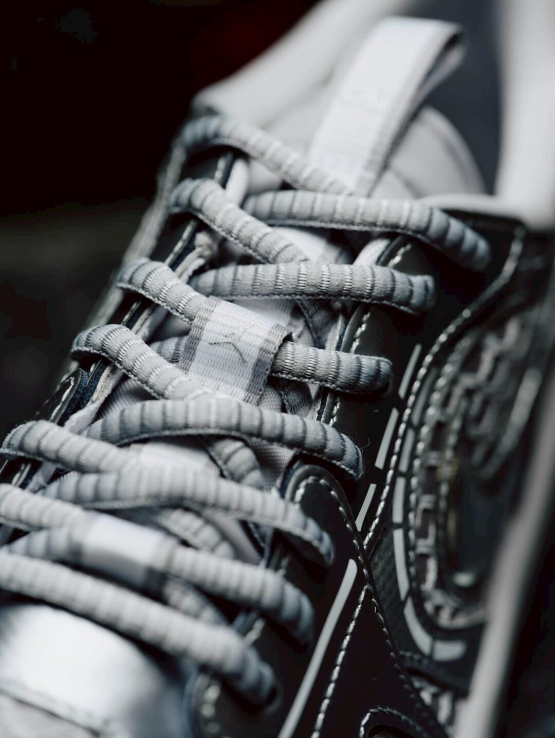 【2025年 7/1 発売】NIKE W AIR JORDAN 1 LOW METHOD OF MAKE “Neutral GrayMetallic Silver” (ナイキ ウィメンズ エア ジョーダン 1 ロー MM “メソッドオブメイク/グレー/シルバー”) [HQ2186-002]