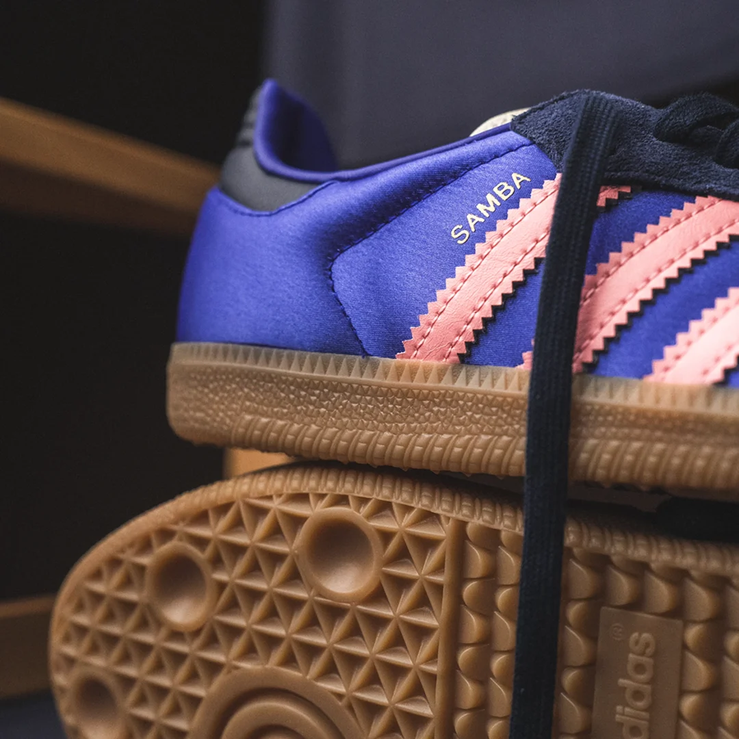 【2025年 発売】adidas Originals W SAMBA OG “Lucid Blue/Night Indigo/Gum” (アディダス オリジナルス サンバ “ブルー/インディゴ/ガム”) [JS1317]