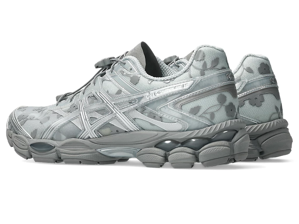 【2025年 6/27 発売】Cecilie Bahnsen x ASICS GEL-CUMULUS 16 “Floral Motifs” (セシリー バンセン アシックス ゲルキュムラス “フローラル”) [1203A762.001/1203A762.020/1203A762.750]