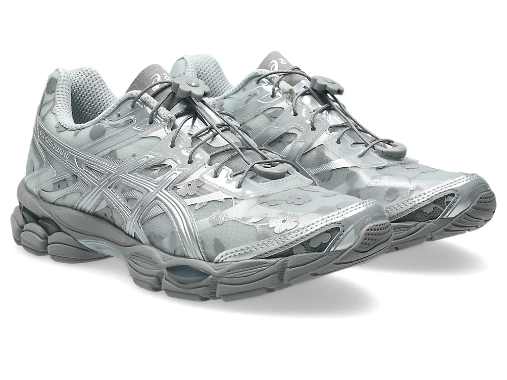 【2025年 6/27 発売】Cecilie Bahnsen x ASICS GEL-CUMULUS 16 “Floral Motifs” (セシリー バンセン アシックス ゲルキュムラス “フローラル”) [1203A762.001/1203A762.020/1203A762.750]
