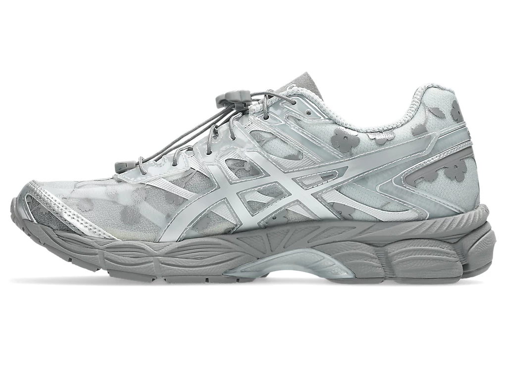 【2025年 6/27 発売】Cecilie Bahnsen x ASICS GEL-CUMULUS 16 “Floral Motifs” (セシリー バンセン アシックス ゲルキュムラス “フローラル”) [1203A762.001/1203A762.020/1203A762.750]