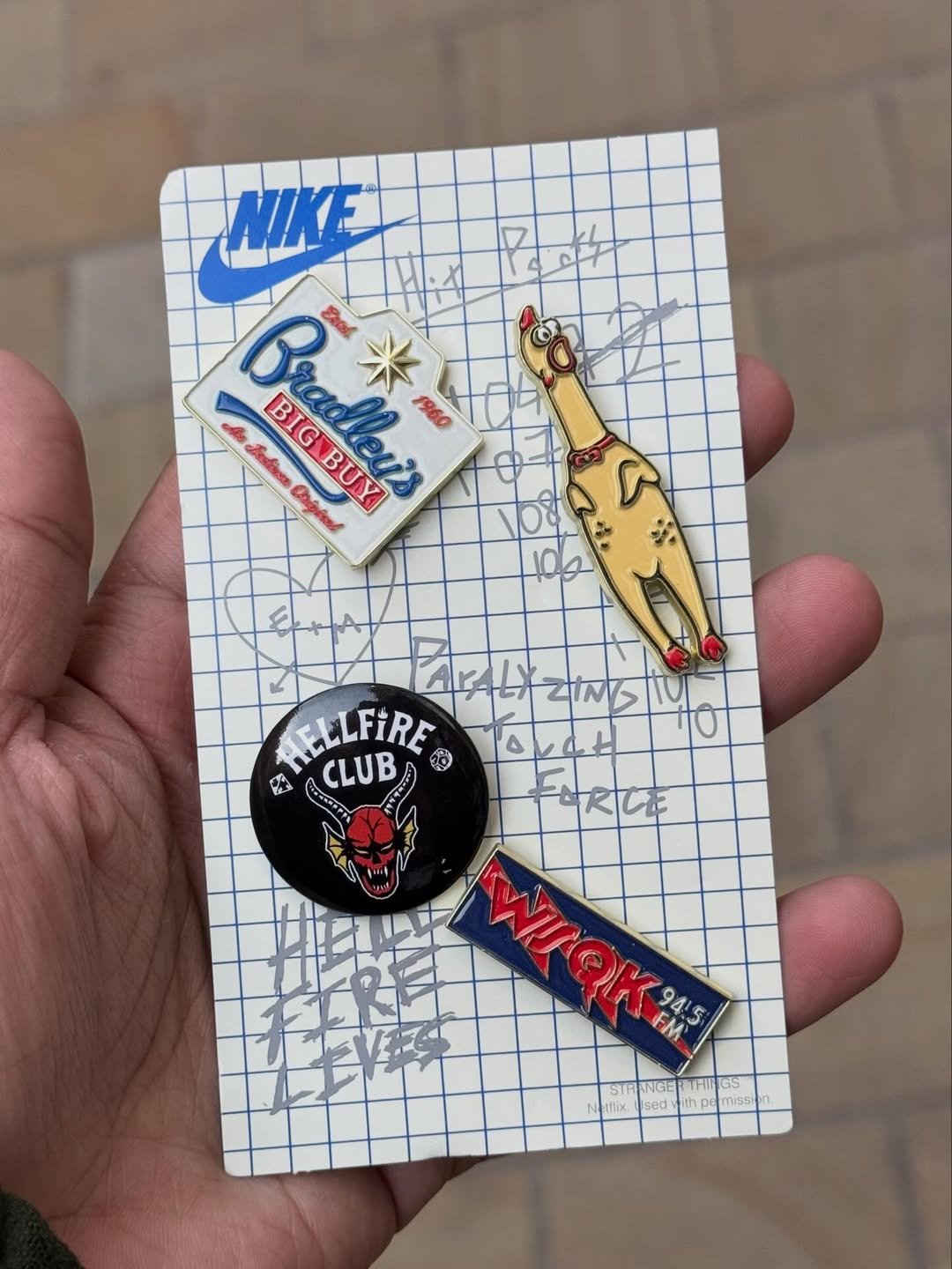 【2025年 11/6 発売予定】Stranger Things × NIKE DUNK LOW (ストレンジャー・シングス ナイキ ダンク ロー) [IH6766-001/IH6766-002]