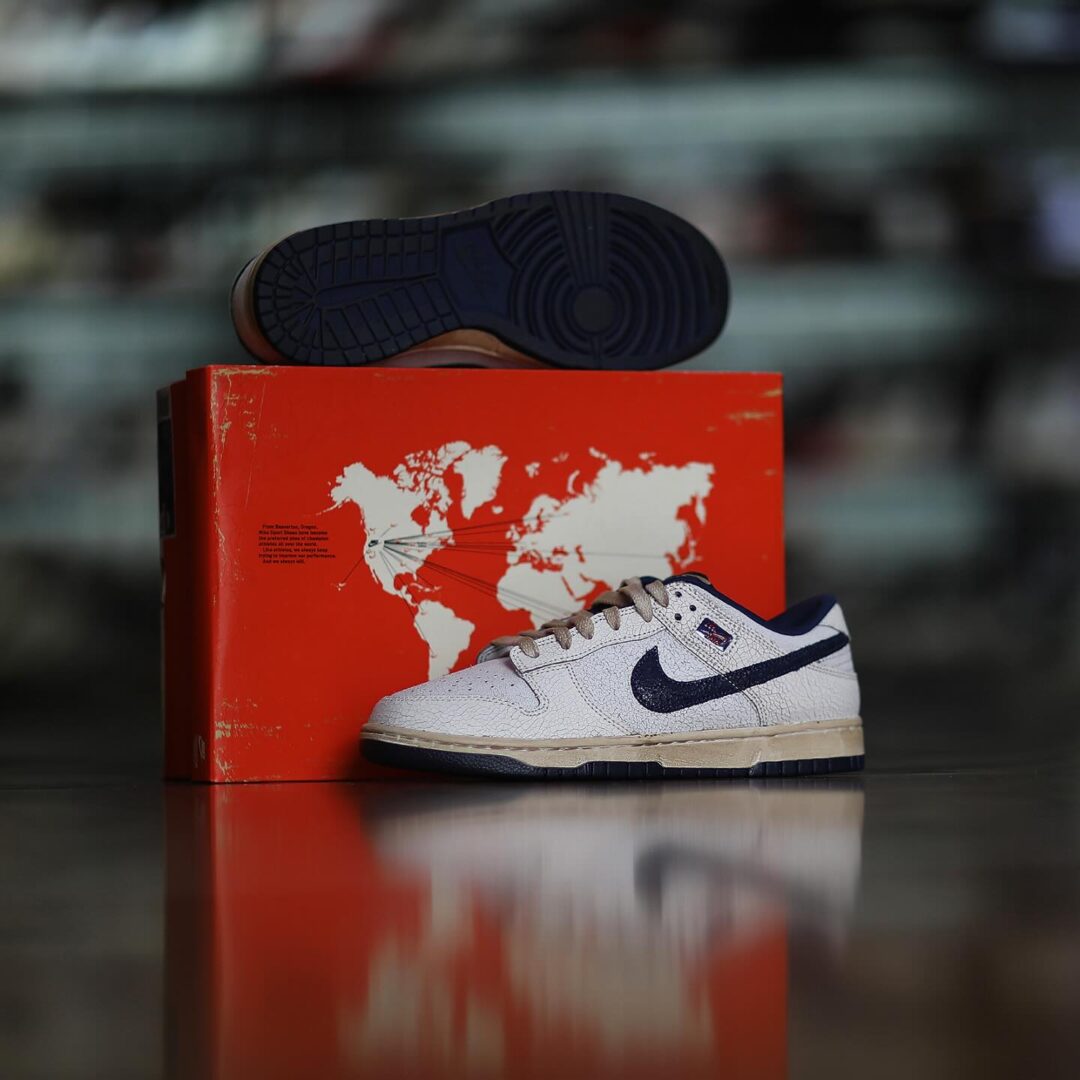 【2025年 11/6 発売予定】Stranger Things × NIKE DUNK LOW (ストレンジャー・シングス ナイキ ダンク ロー) [IH6766-001/IH6766-002]