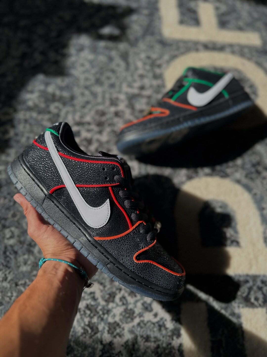 【2025年末 発売予定】Bronx Girls Skate x NIKE SB DUNK LOW QS (BXGS ブロンクス・ガールズ・スケート ナイキ ダンク ロー) [HV1664-001]