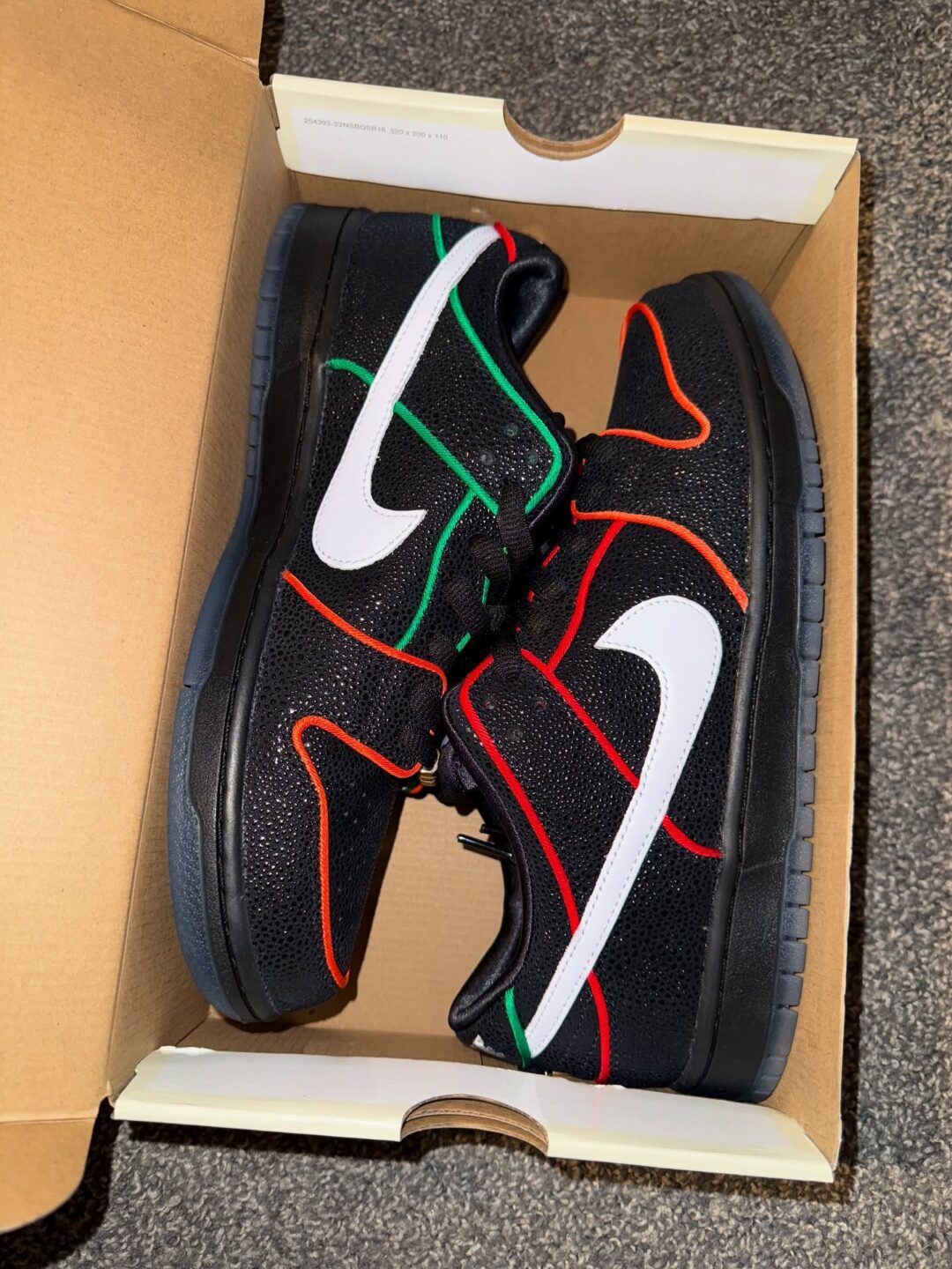 【2025年末 発売予定】Bronx Girls Skate x NIKE SB DUNK LOW QS (BXGS ブロンクス・ガールズ・スケート ナイキ ダンク ロー) [HV1664-001]
