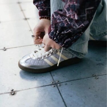 【2025年 発売】adidas Originals HANDBALL SPEZIAL “Silver Metallic/Cream White/Gum” (アディダス オリジナルス ハンドボール スペツィアル “シルバー/ホワイト/ガム”) [KJ0853]