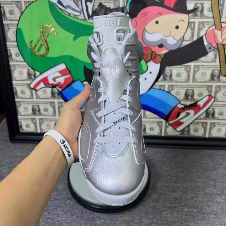 【2025年 12/5 発売】PSG/Paris Saint Germain × NIKE AIR JORDAN 6 RETRO “Metallic Silver” (パリ・サンジェルマン ナイキ エア ジョーダン レトロ “メタリックシルバー”) [IQ5135-001]