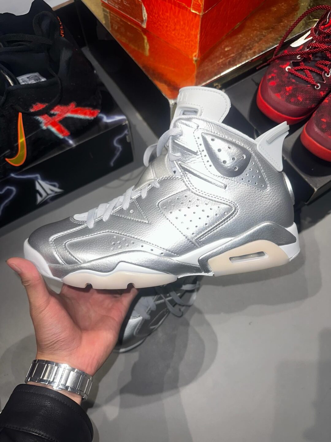 【2025年 12/5 発売】PSG/Paris Saint Germain × NIKE AIR JORDAN 6 RETRO “Metallic Silver” (パリ・サンジェルマン ナイキ エア ジョーダン レトロ “メタリックシルバー”) [IQ5135-001]