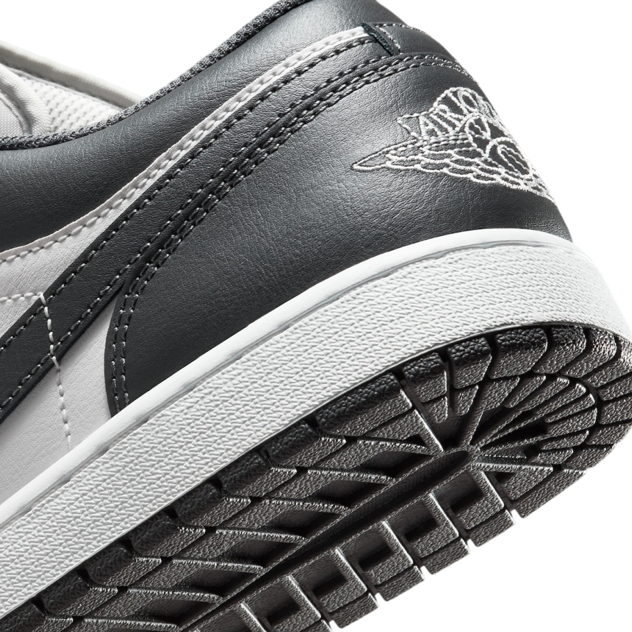 【2025年 6/14 発売】NIKE AIR JORDAN 1 LOW “Iron Grey/Summit White” (ナイキ エア ジョーダン 1 ロー “グレー/ホワイト”) [553558-044]