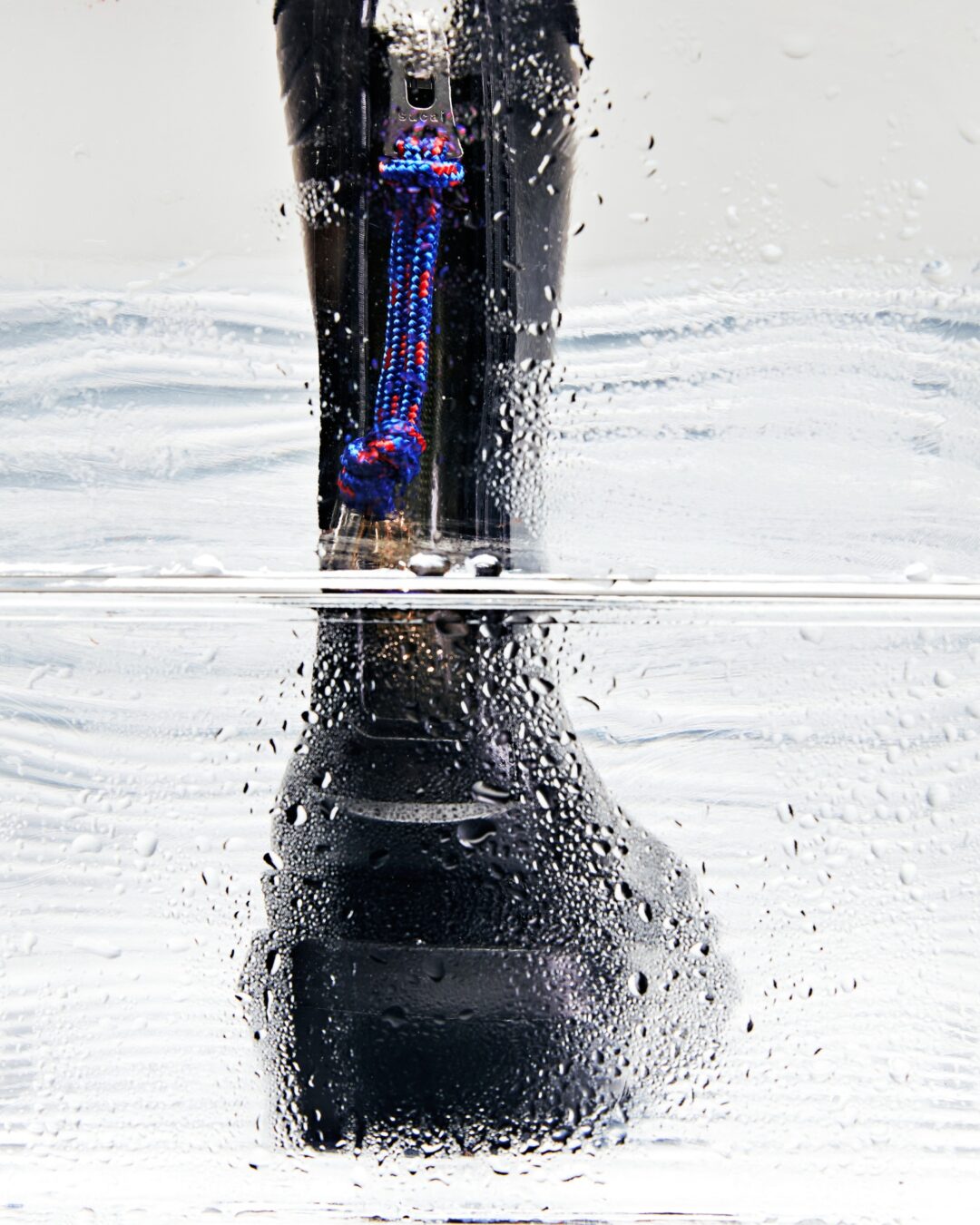 sacai Spring & Summer 2025 Collectionから、ラバーブーツが2025年 6/13 発売 (サカイ)