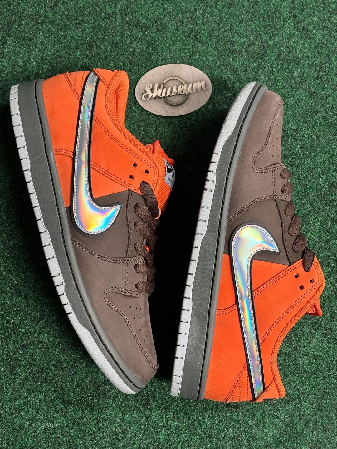 【2026年 春 発売予定】NIKE SB DUNK LOW PRO PREMIUM “Muni/Safety Orange/Baroque Brown” (ナイキ ダンク ロー プロ プレミアム “セフティオレンジ/バロックブラウン”) [IR1888-800]