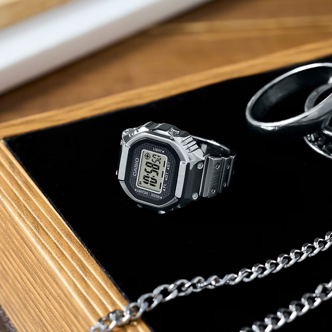 カシオ リングウォッチ「CRW-001-1JR」が2025年 6/20 再発売 (CASION RING WATCH)