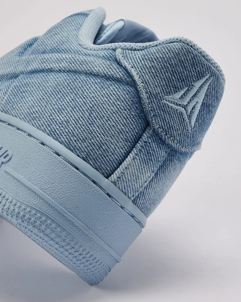 【2026年 4/10 発売予定】Ja Morant × NIKE AIR FORCE 1 LOW “Denim/Light Armory Blue” (ジャ・モラント ナイキ エア フォース 1 “デニム/ライトアーモリーブルー”) [IQ9773-400]