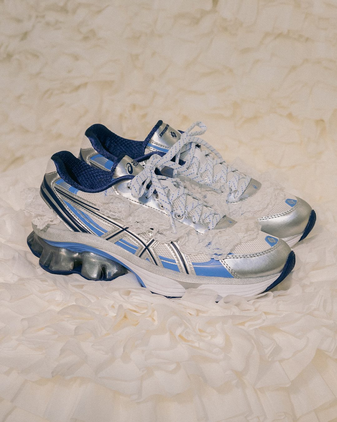 【海外 2025年 6/25 発売】SHUSHU/TONG × ASICS GEL-KINETIC FLUENT (シュシュ/トング アシックス ゲルキネティック)