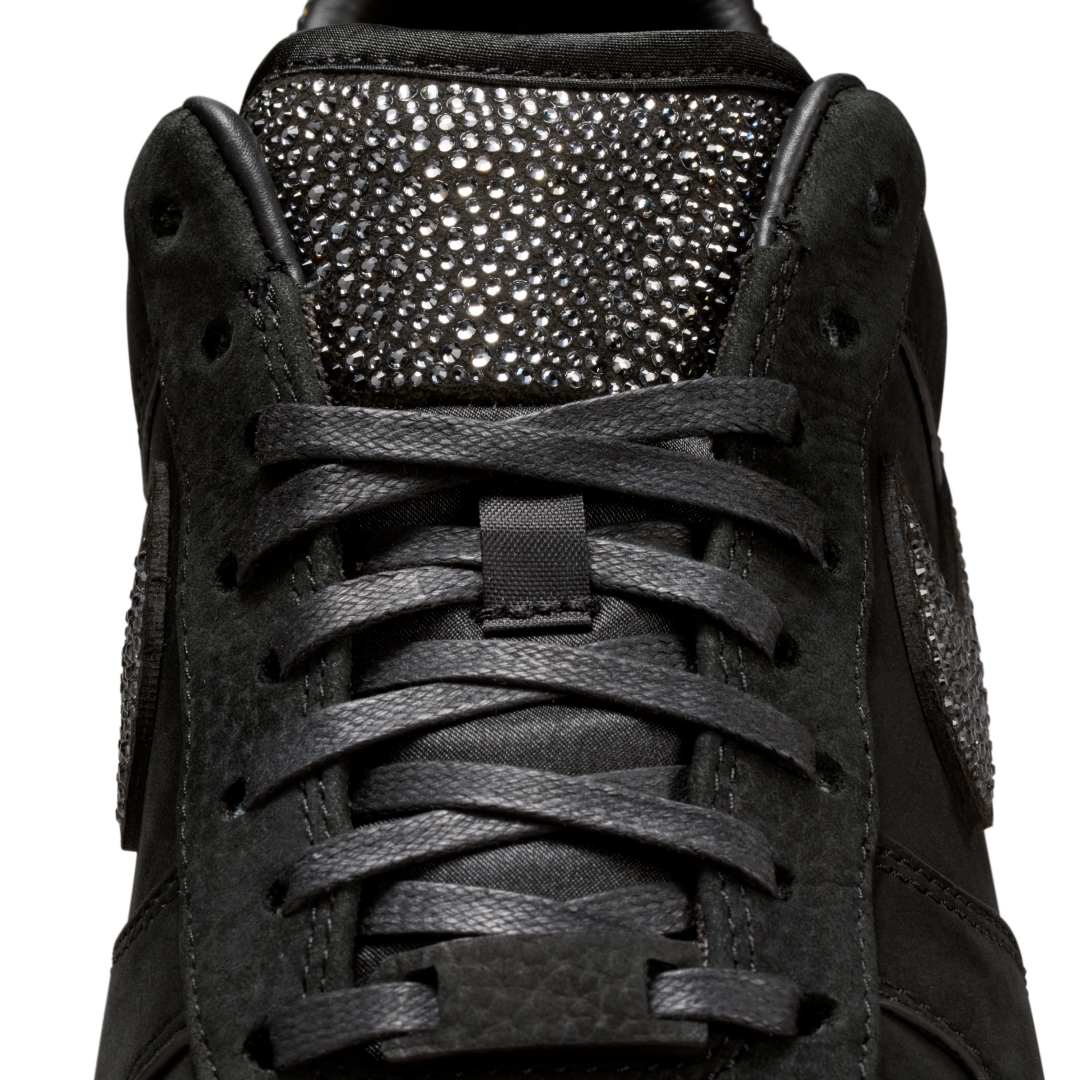 【2026年 春 発売予定】Ja Morant × NIKE AIR FORCE 1 LOW “Swarovski/Black” (ジャ・モラント ナイキ エア フォース 1 スワロフルキー) [IQ9772-001]