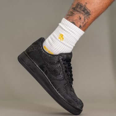 【2026年 春 発売予定】Kobe Bryant Forever × NIKE AIR FORCE 1 LOW QS “Triple Black” (コービー・ブライアント ナイキ エア フォース 1 ロー レトロ “トリプルブラック”) [IB0018-003]