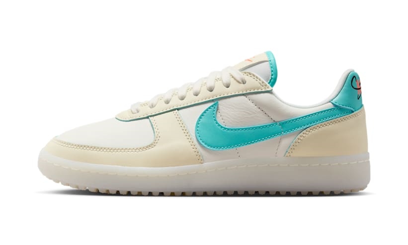 【2025年 7月 発売予定】Sam Kerr x NIKE W FIELD GENERAL 82 PREMIUM “Be Who You Are” (サム・カー ナイキ フィールド ジェネラル 82 “ビー・フー・ユー・アー”) [IH3636-113]