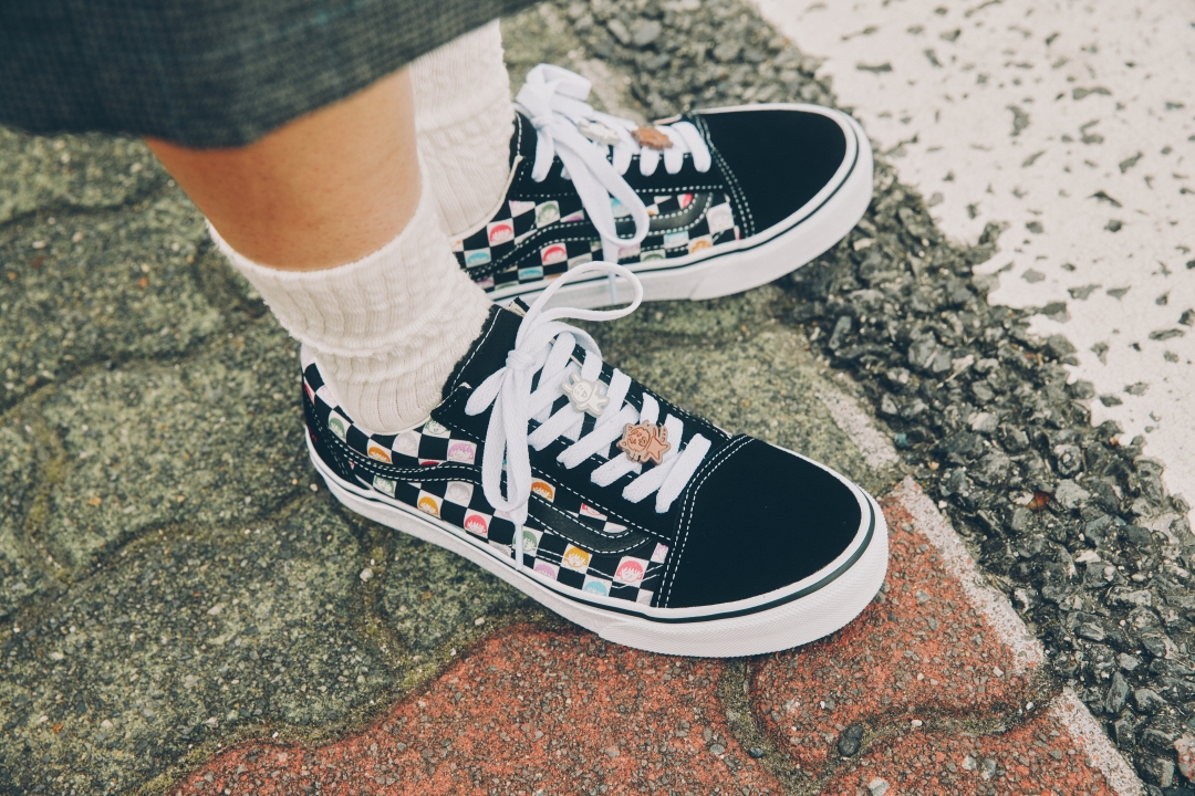VANS x さくらももこ コラボレーションがABC-MART限定で2025 6/27 & 7/4 発売 (バンズ MOMOKO SAKURA ちびまる⼦ちゃん コジコジ)
